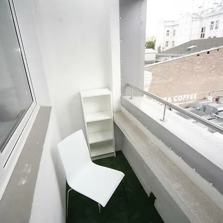 Apartament Chmielna 35 דירה *